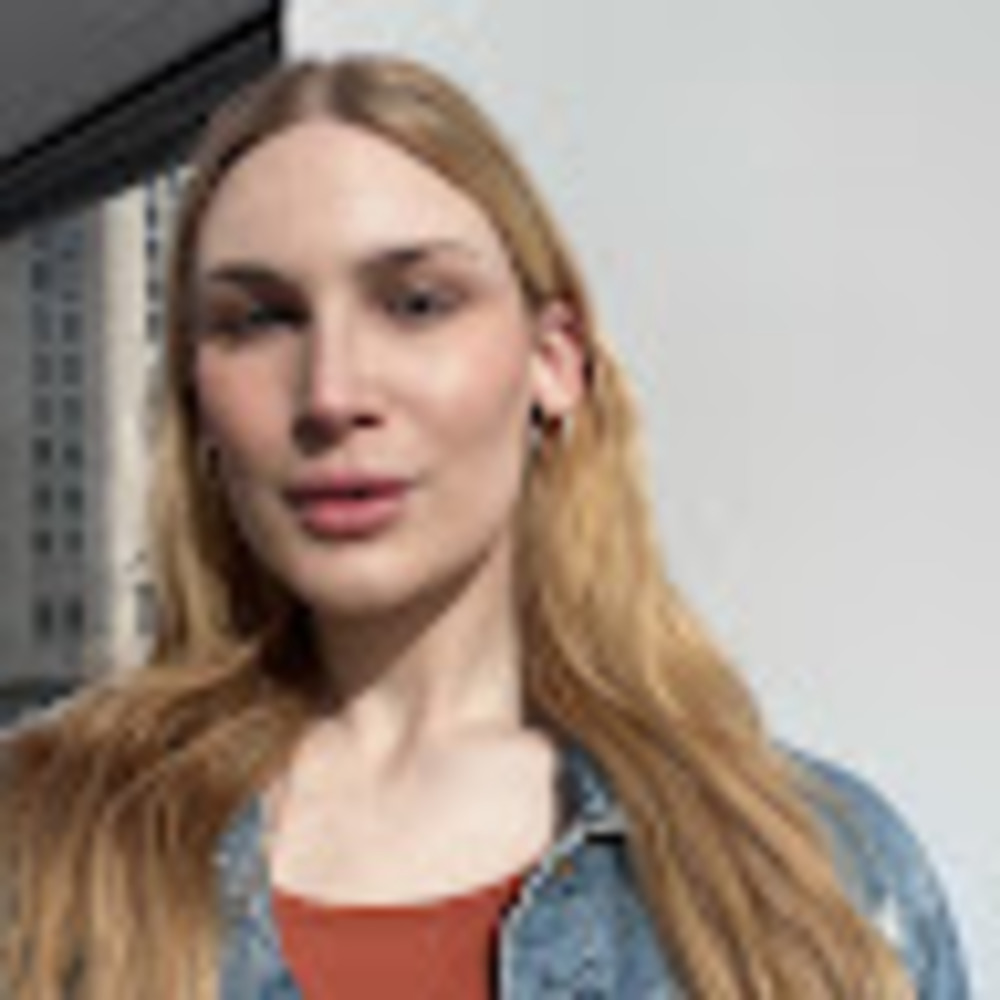 Meet your Posher, Zia